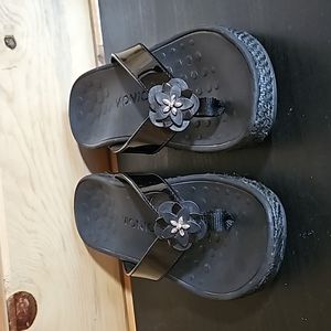 Vionic Black Floral Platform wedge sandal